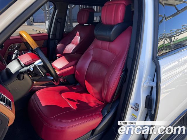 Land Rover Range Rover 2019 — photo 16