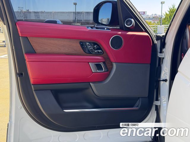 Land Rover Range Rover 2019 — photo 17