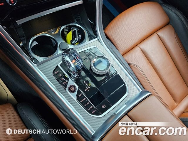 BMW 8-Series 2021 — photo 9