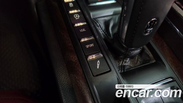 Maserati Quattroporte 2020 — photo 18