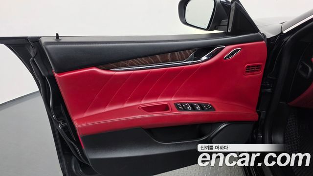 Maserati Quattroporte 2020 — photo 14