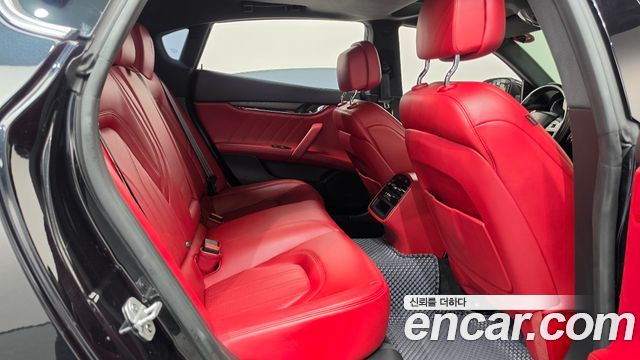 Maserati Quattroporte 2020 — photo 28