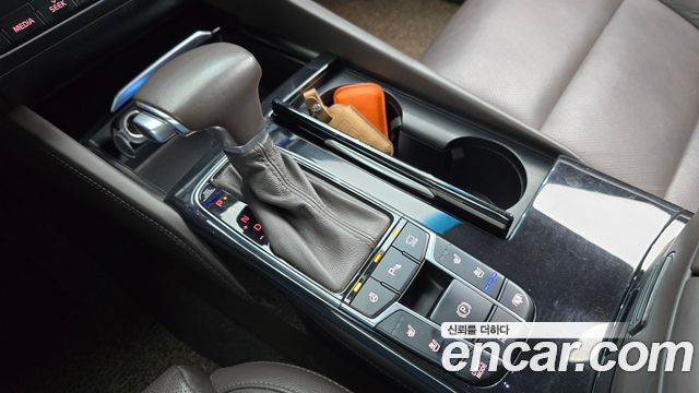 Kia K7 2017 — photo 12