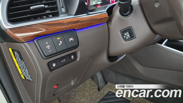 Kia K7 2017 — photo 24