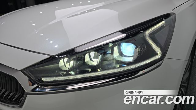 Kia K7 2017 — photo 8