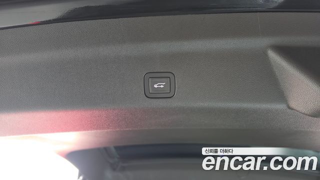 Cadillac Escalade 2025 — photo 22