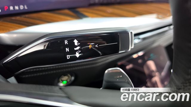 Cadillac Escalade 2025 — photo 25