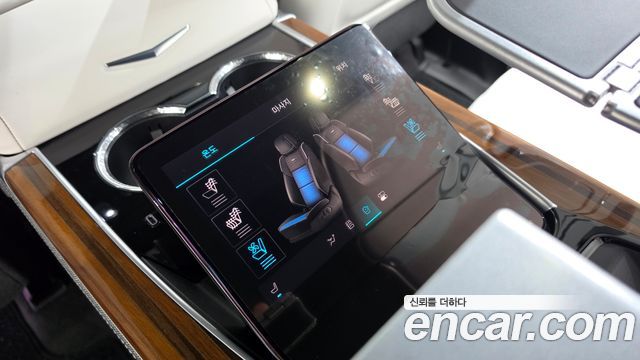 Cadillac Escalade 2025 — photo 26