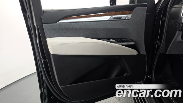 Cadillac Escalade 2025 — photo 14
