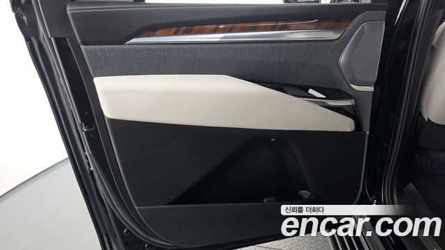 Cadillac Escalade 2025 — photo 15
