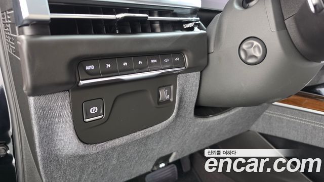 Cadillac Escalade 2025 — photo 29