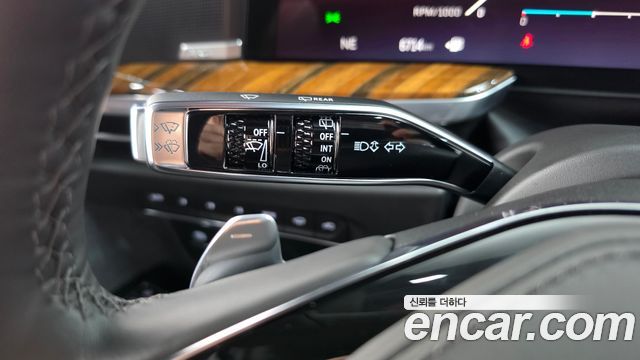 Cadillac Escalade 2025 — photo 30