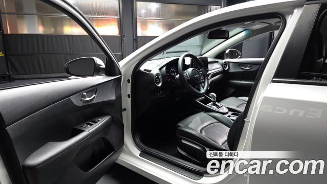 Kia K3 2022 — photo 13