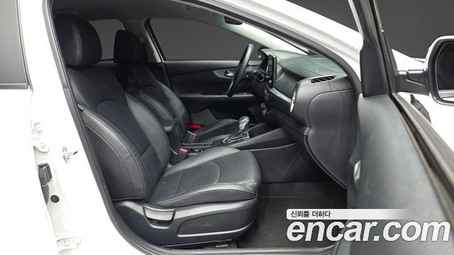 Kia K3 2022 — photo 17