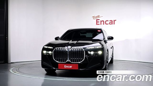 BMW 7-Series 2023 — photo 3