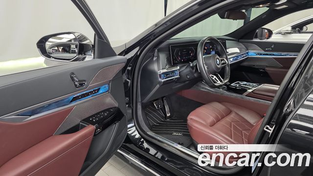BMW 7-Series 2023 — photo 13