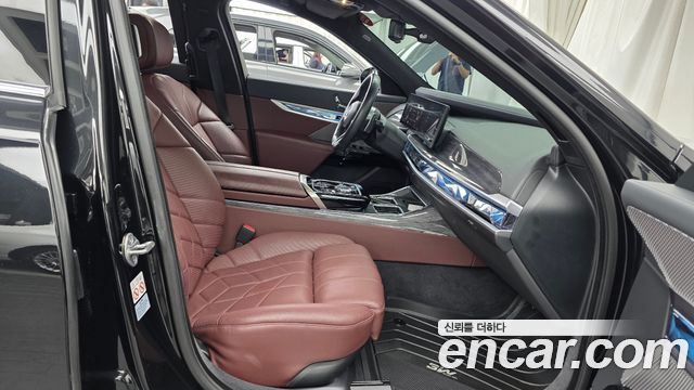 BMW 7-Series 2023 — photo 16