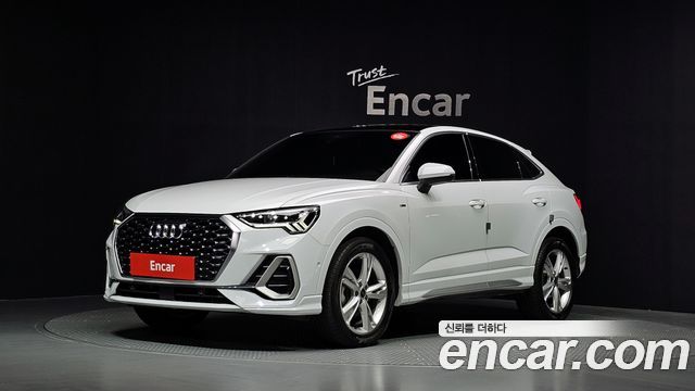 Audi Q3 2022 — photo 1