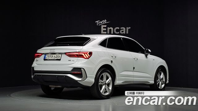 Audi Q3 2022 — photo 2