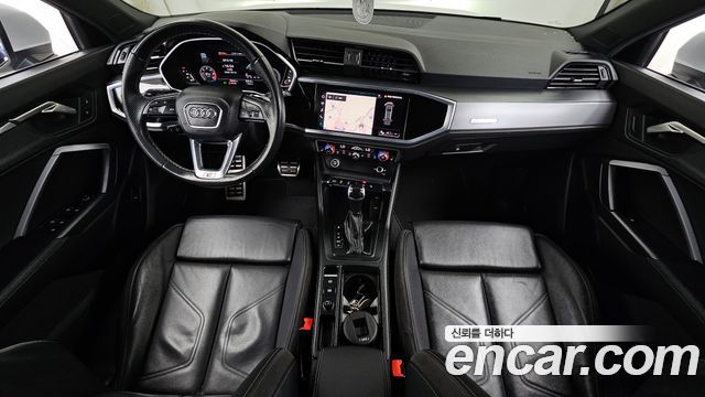 Audi Q3 2022 — photo 10