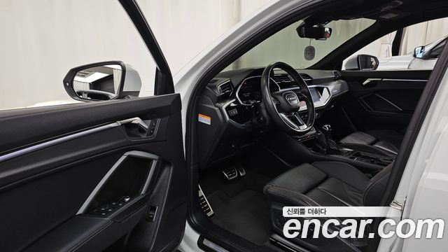 Audi Q3 2022 — photo 13
