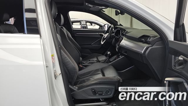 Audi Q3 2022 — photo 17