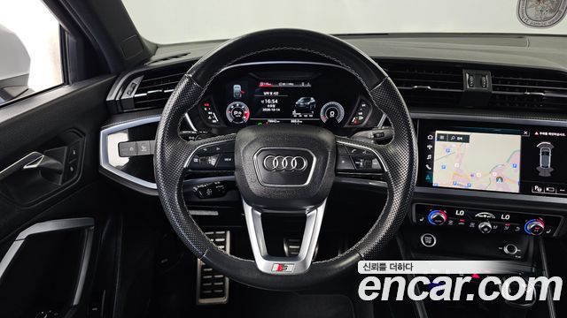 Audi Q3 2022 — photo 19