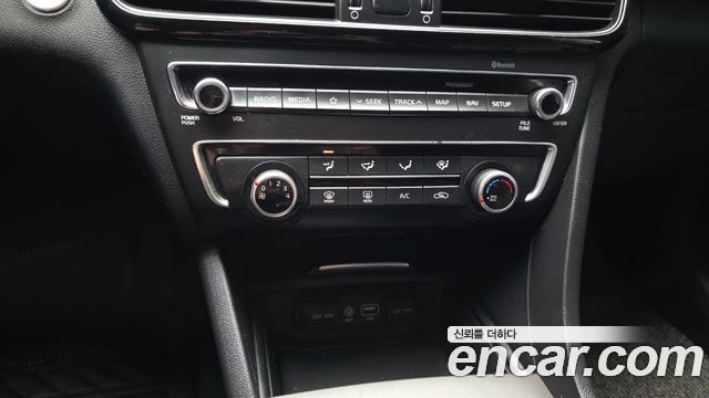 Kia K5 2018 — photo 23