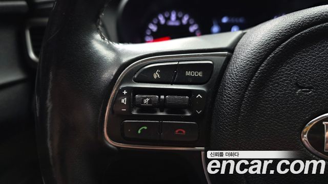 Kia K5 2018 — photo 25