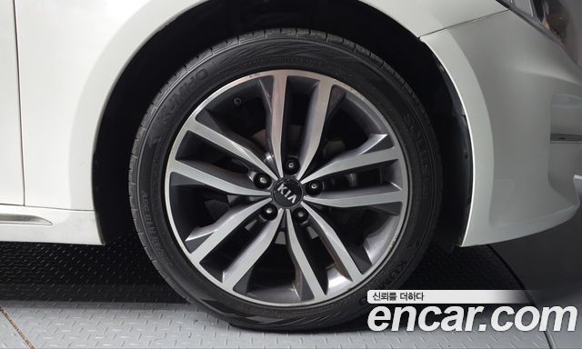 Kia K5 2018 — photo 7