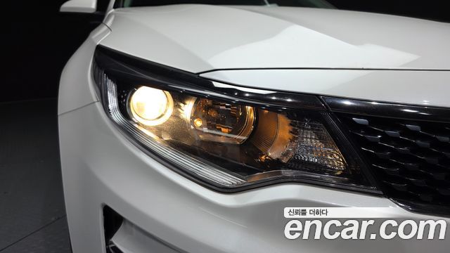 Kia K5 2018 — photo 8