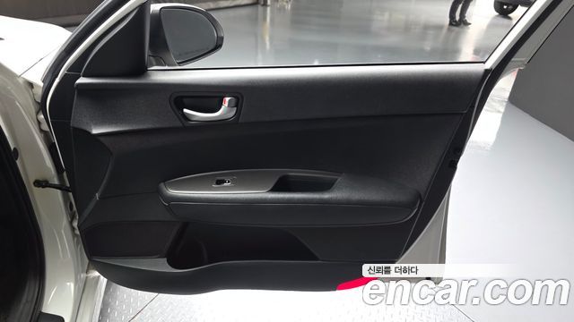 Kia K5 2018 — photo 14
