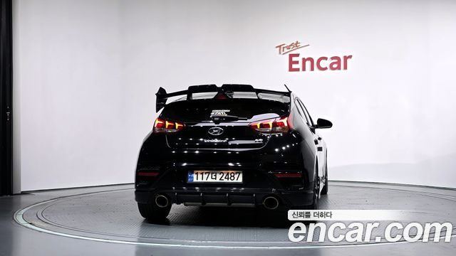Hyundai Veloster 2023 — photo 4