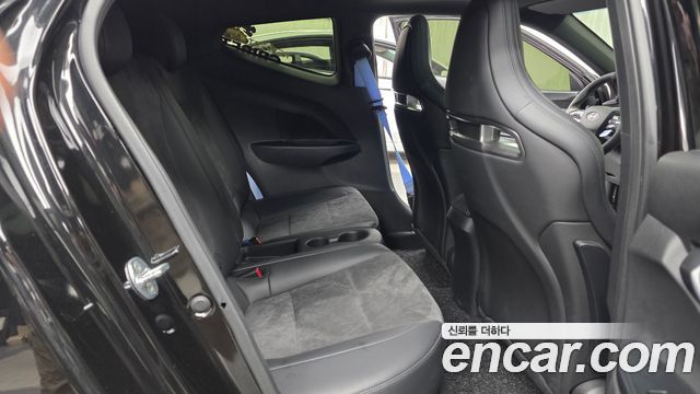 Hyundai Veloster 2023 — photo 12