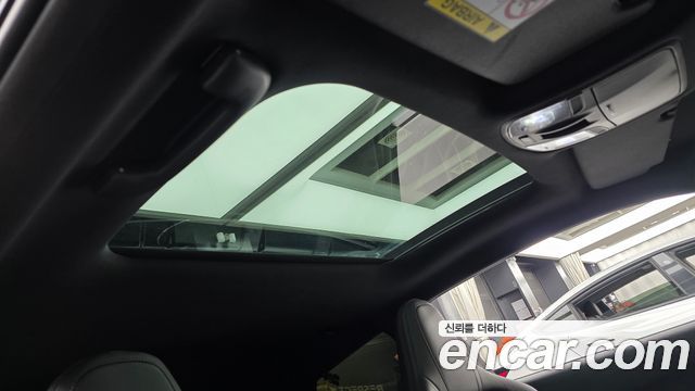 Hyundai Veloster 2023 — photo 17