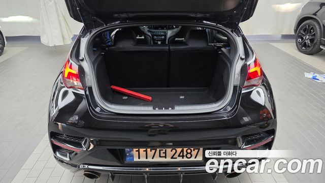 Hyundai Veloster 2023 — photo 20