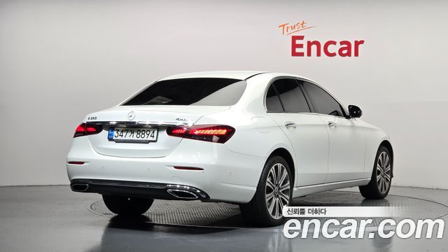 Mercedes-Benz E-Class 2023 — photo 2