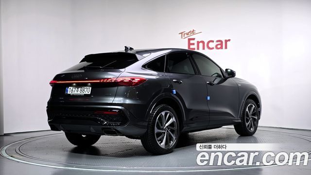 Audi Q5 2025 — photo 2