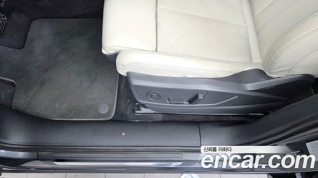 Audi Q5 2025 — photo 31