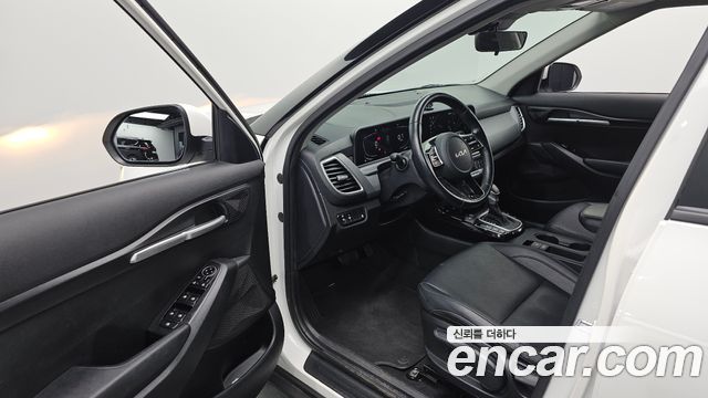 Kia Seltos 2023 — photo 12