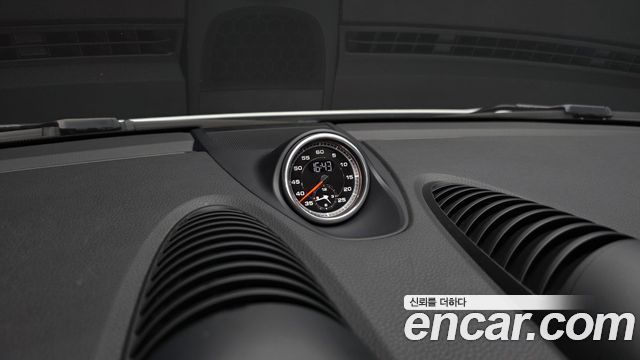 Porsche 718 2018 — photo 24