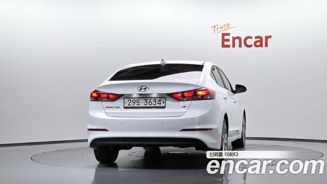 Hyundai AVANTE 2018 — photo 4