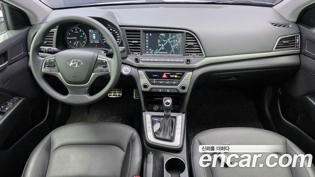 Hyundai AVANTE 2018 — photo 9