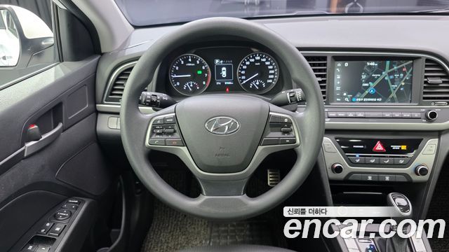 Hyundai AVANTE 2018 — photo 15