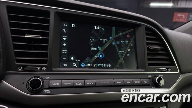 Hyundai AVANTE 2018 — photo 17