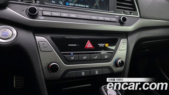 Hyundai AVANTE 2018 — photo 19