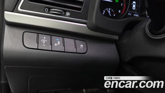 Hyundai AVANTE 2018 — photo 20