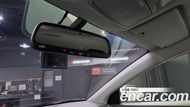 Hyundai AVANTE 2018 — photo 24