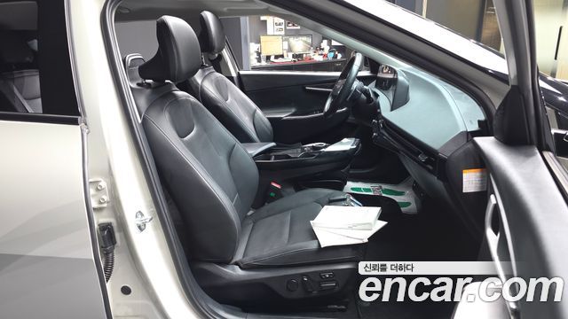 Kia EV6 2022 — photo 17