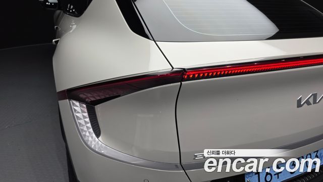 Kia EV6 2022 — photo 9